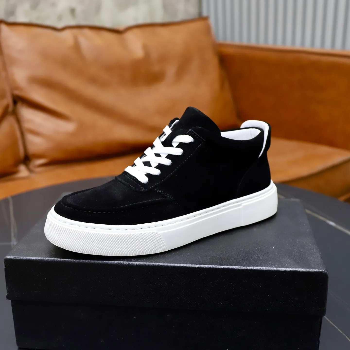 Ex-factory price: 460💰🙅‍♂️🙅‍♂️🙅‍♂️ Brand: PRADA Standard code: 38–44 (45 can be customized) Grade: Same as the official website Material: Original cowhide fabric Comfortable pigskin lining Lightweight wear-resistant outsole Style category: Men's fashionable casual shoes and boots Running sneakers Distinguished luxury brand elements Top luxury Color: actual picture color